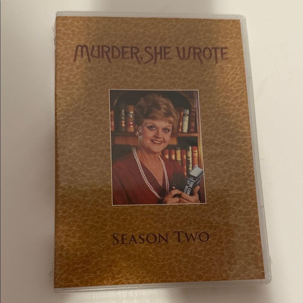 NWT DVD MURDER, SHE WROTE season two. All 22 episodes on‎ six discs.